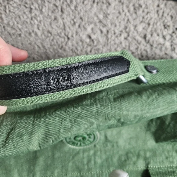 Kipling Unisex Green Laptop Bag 12x16x4 - Picture 6 of 9